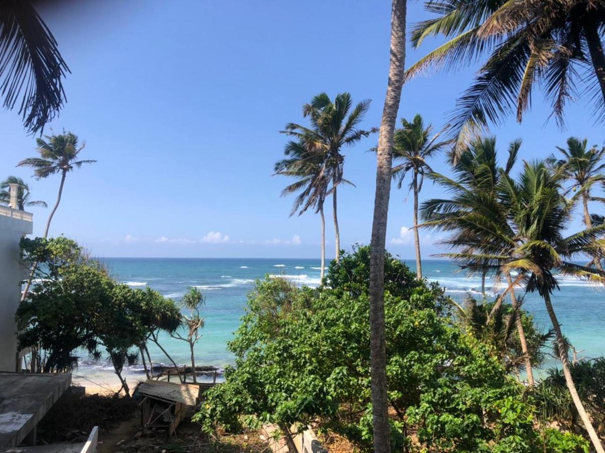 Sunray Rest - Beach View Homestay Mirissa Bagian luar foto