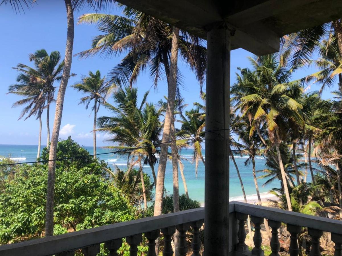 Sunray Rest - Beach View Homestay Mirissa Bagian luar foto
