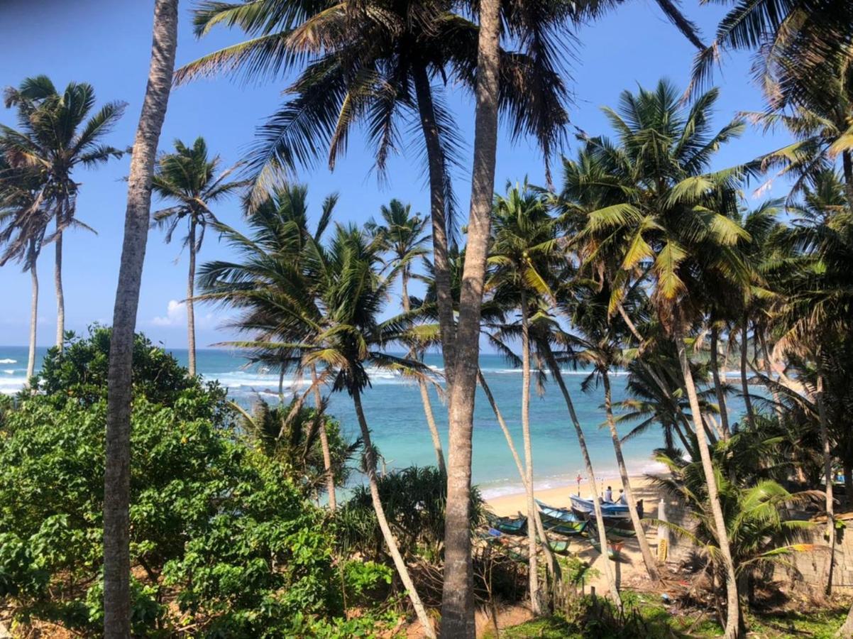 Sunray Rest - Beach View Homestay Mirissa Bagian luar foto