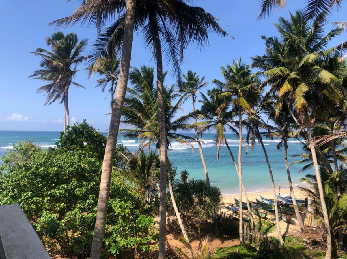 Sunray Rest - Beach View Homestay Mirissa Bagian luar foto