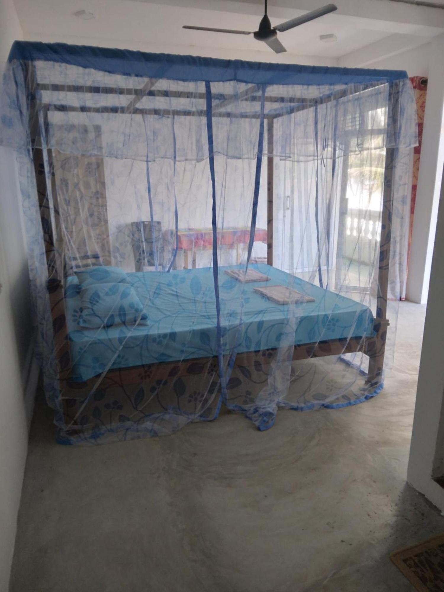 Sunray Rest - Beach View Homestay Mirissa Bagian luar foto