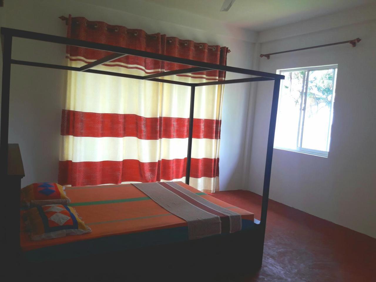 Sunray Rest - Beach View Homestay Mirissa Bagian luar foto