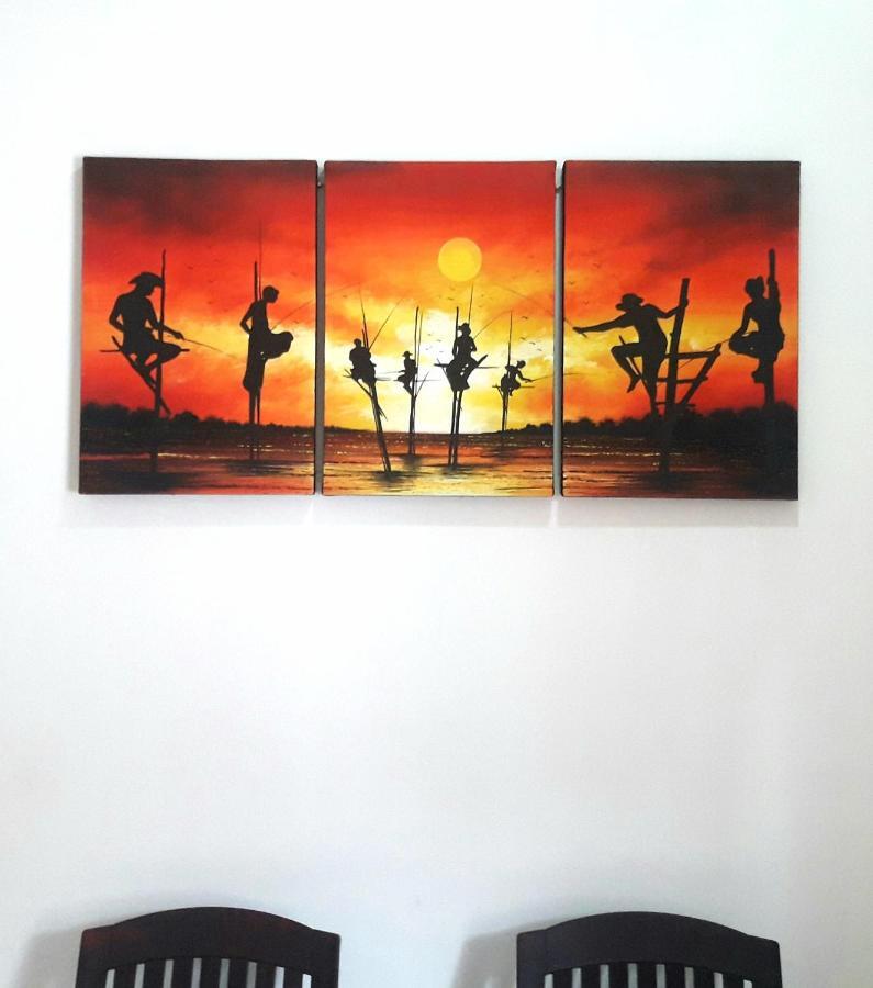Sunray Rest - Beach View Homestay Mirissa Bagian luar foto